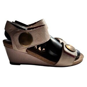 Taos Footwear Carousel 3 Light Tan Leather Wedge Sandals Size 40